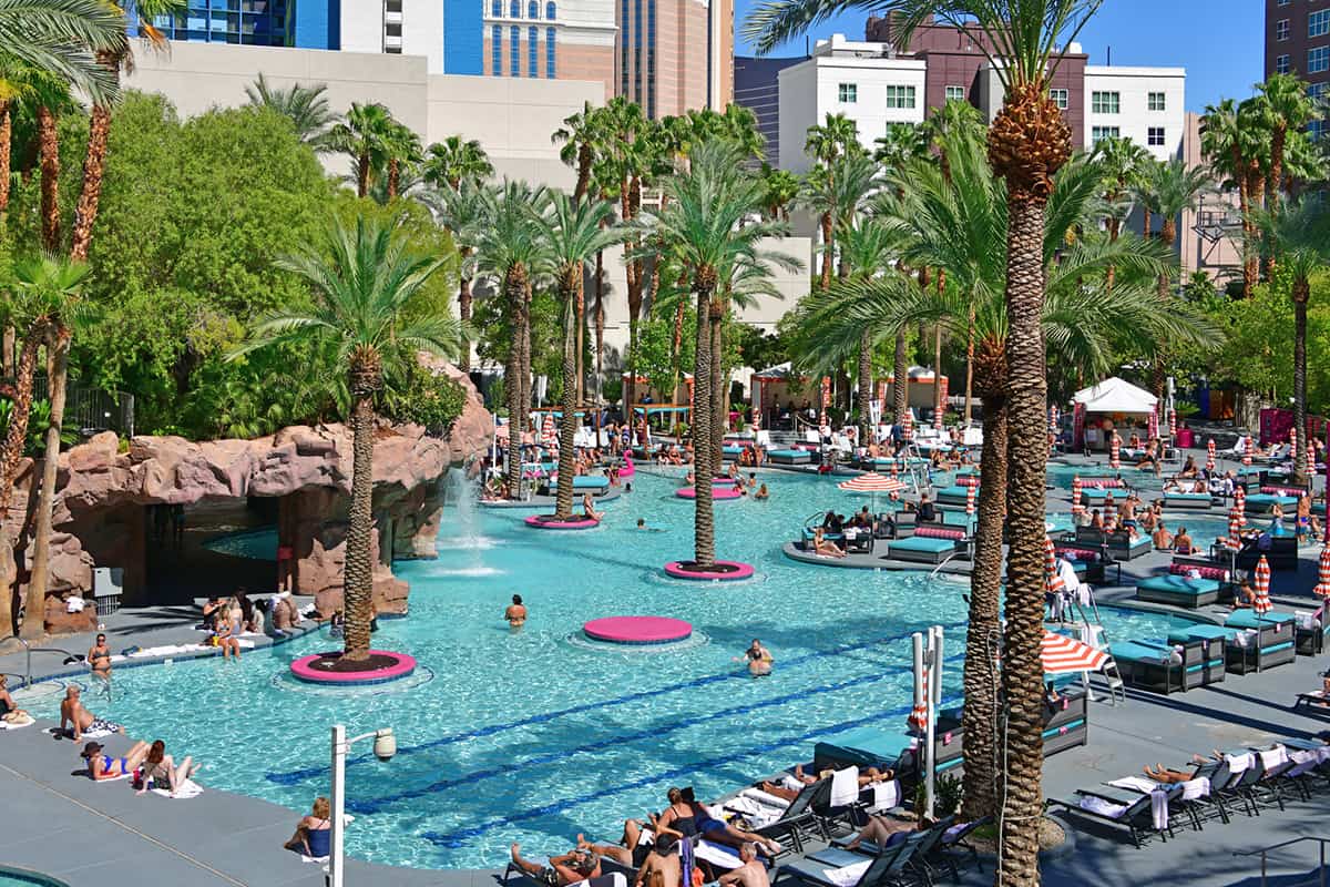 11 of the Best Pools in Las Vegas!